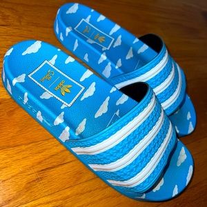Adidas X The Simpsons Adilette Clouds Big Kids Slides Blue White GZ3690 Sz 6 EUC